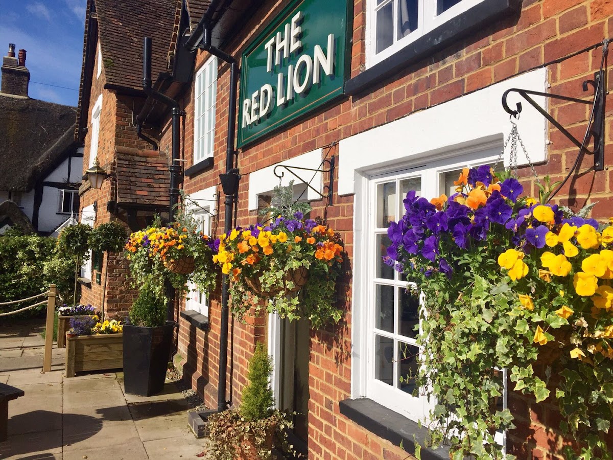 The Red Lion At Milton Bryan